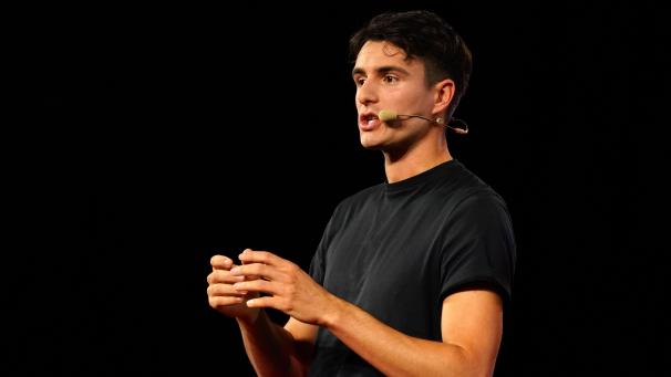 <p>Conner Rouseau (28), bringt neuen Wind in die Politik der flämischen Sozialisten.</p>