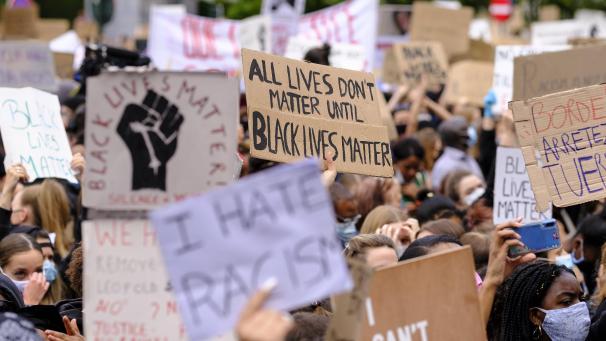 <p>Unia begrüßt, dass Teile der Bevölkerung vehement Fortschritte bei der Bekämpfung von Rassismus fordern.</p>