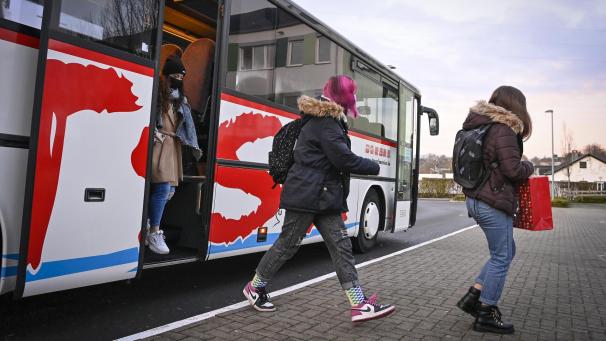 <p>Private Busunternehmen hatten in der DG Schülertransporte übernommen.</p>