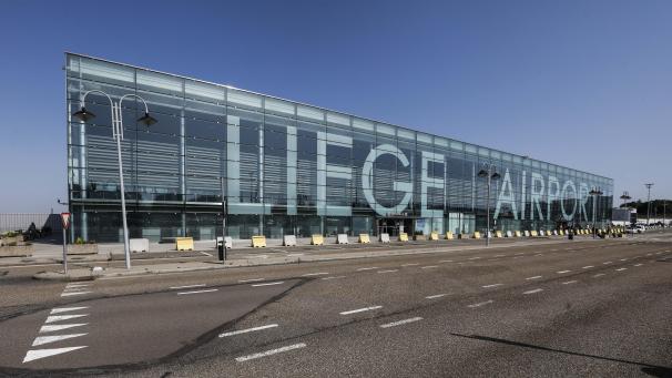 <p>Der Flughafen liegt rund zehn Kilometer westlich von Lüttich im Ort Bierset.</p>