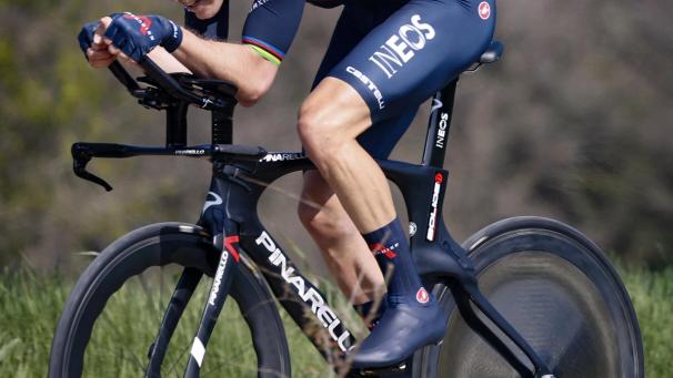 <p>Rohan Dennis auf dem Weg zum Etappensieg</p>