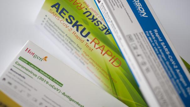 <p>In Deutschland werden Covid-19-Antigen-Schnelltests sogar in Supermärkten vertrieben.</p>