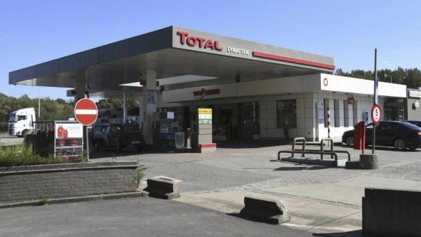 <p>Auf dem Parkplatz der Total-Tankstelle in Eynatten wurden zwei rumänische Staatsbürger ausgeraubt. Drei Männer stehen deshalb seit Montag vor dem Eupener Strafgericht.</p>