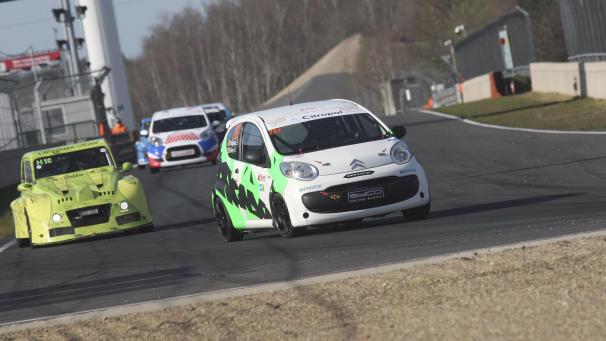 <p>Das Team HD (Hilgers-Dries/AMC St.Vith) feierte seinen Einstand im C1 Racing Cup in Zolder.</p>