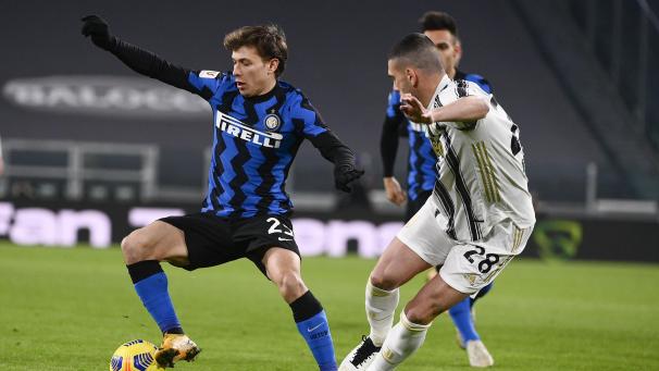<p>Inter Mailand (Nicolo Barella, links) ist der am höchsten verschuldete Klub in Italien.</p>