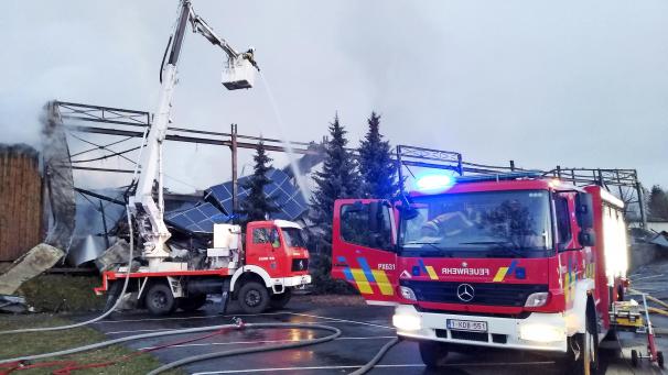 <p>Der Großbrand in der Sägerei Pauls wurde der Feuerwehr um 1.20 Uhr gemeldet.</p>