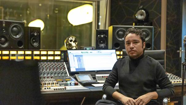 <p>Yves Paquet hat anlässlich seines neuen Albums mehrere Live-Performances in den Malmedyer DAFT-Studios aufgenommen. „Cycles» ist bereits seit einigen Tagen im Netz zu sehen.</p>