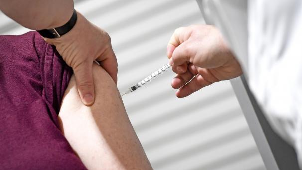 <p>Wer impft, wird als Krankenpfleger entlohnt.</p>