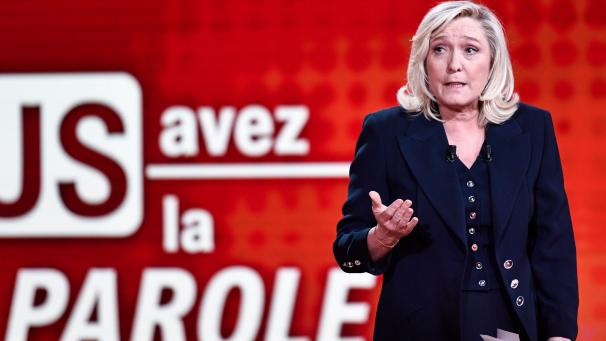 <p>Marine Le Pen, Vorsitzende der rechtspopulistischen Partei Rassemblement National, will wieder gegen Macron antreten.</p>
