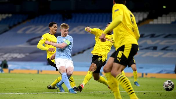 <p>Kevin De Bruyne erzielte das 1:0 selbst und leitete den 2:1-Siegtreffer von Manchester City ein.</p>