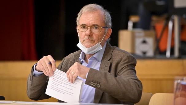 <p>Hat noch einmal das Wort ergriffen: Erwin Güsting.</p>