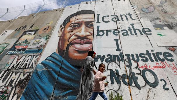<p>Erinnerung an George Floyd in Israel: Im Prozess um den Tod des Schwarzen George Floyd hat ein Mediziner die Todesursache erläutert.</p>