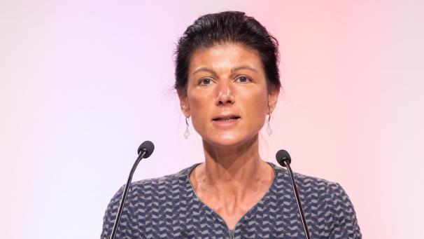 <p>Sahra Wagenknecht (Linke) spricht bei einer Online-Versammlung.</p>