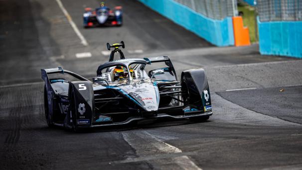 <p>Stoffel Vandoorne konnte das Rennen nicht beenden.</p>