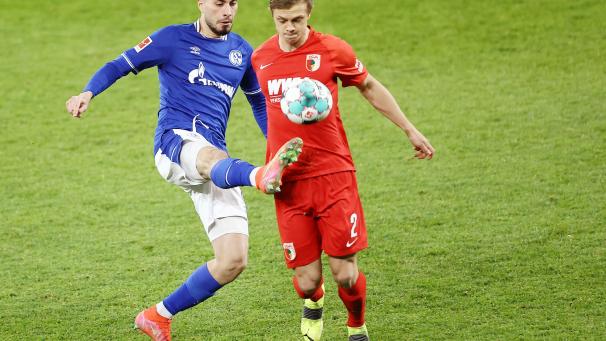 <p>Suat Seradr (links) erzielte den Schalker Siegtreffer.</p>