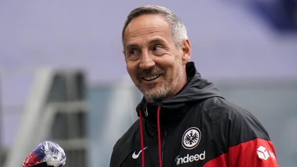 <p>Frankfurts Trainer Adi Hütter vor dem Spiel.</p>