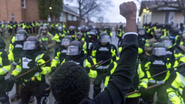 <p>Infolge des Todes von Daunte Wright ist es zu Massenprotesten gegen Polizeigewalt und Rassismus gekommen.</p>