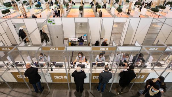 <p>Blick in das Impfzentrum auf dem Heysel-Gelände</p>