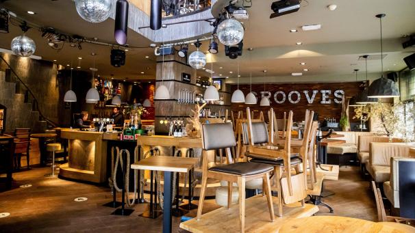 <p>Die Innenbereiche im Horeca-Sektor bleiben weiterhin geschlossen.</p>