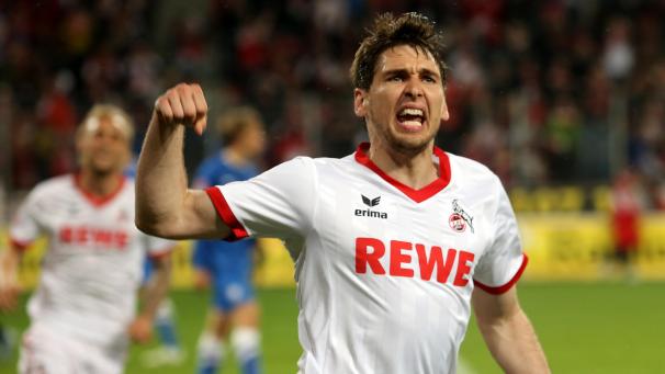 <p>Patrick Helmes, hier im Trikot des 1. FC Köln während der Saison 2013-14, übernimmt die Alemannia im Sommer.</p>