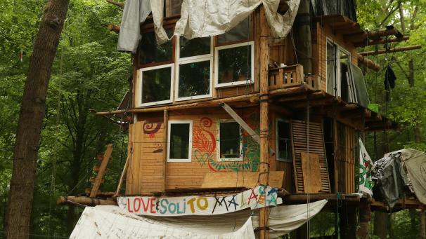 <p>Ein Protestcamp am Hambacher Forst muss geräumt werden.</p>