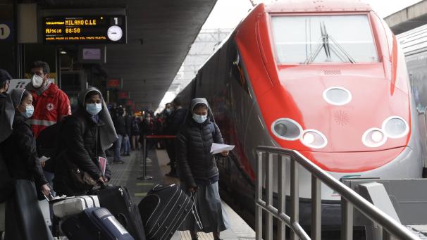 <p>Ab 16.04 gibt es eine Zugverbindung zwischen Rom und Mailand mit Trenitalia, bei der nur negativ getestete Fahrgäste zugelassen sind.</p>