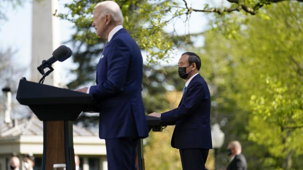 <p>Joe Biden, Präsident der USA, und Japans Ministerpräsident Yoshihide Suga sprechen bei einer Pressekonferenz im Rosengarten des Weißen Hauses.</p>