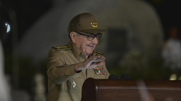 <p>Raúl Castro hatte das Amt des Ersten Sekretärs im Jahr 2011 von seinem älteren Bruder, dem Revolutionsführer Fidel Castro, übernommen, der 2016 starb.</p>