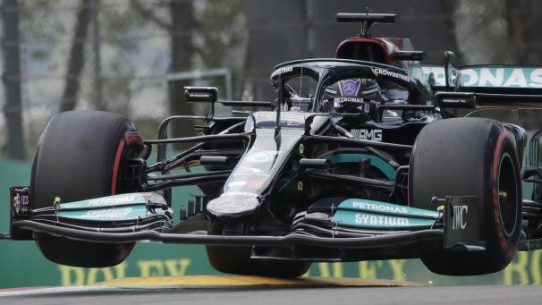 <p>Lewis Hamilton aus Großbritannien vom Team Mercedes steht am Sonntag wieder ganz vorne in der Startreihe.</p>