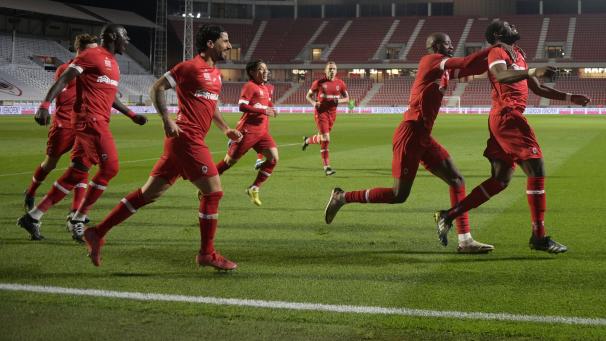 <p>Antwerps Dylan Batubinsika nach seinem entscheidenden Siegtreffer in der Nachspielzeit.</p>