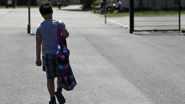 <p>Ein Minderjähriger in einem Aufnahmezentrum von Fedasil in Poelkapelle.</p>