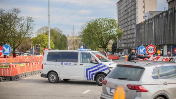 <p>Die Polizei hatte am Freitagnachmittag den Tatort weiträumig umstellt.</p>