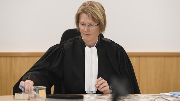 <p>Seit 2001 arbeitet Nathalie Corman in der Eupener Magistratur: zuerst als Juristin (ab 2001), dann als Praktikantin (2002), Staatsanwältin (2004), Richterin (2017) und Vizepräsidentin (2020). Diese Aufnahme zeigt sie beim ersten Assisenprozess in Eupen im vergangenen Jahr.</p>