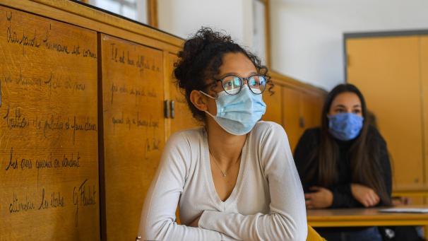 <p>Das psychische Wohlbefinden von Kindern und Jugendlichen leidet in der Coronakrise. Die Situation hat sich zugespitzt. Für eine psychologische oder psychiatrische Behandlung gibt es monatelange Wartezeiten.</p>