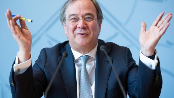 <p>Sechs Stunden brauchte der CDU-Parteivorstand, um sich „klar“ für seinen Vorsitzenden Armin Laschet auszusprechen. Wäre alles so klar gewesen, wie angegeben, hätten auch 30 Minuten gereicht.</p>