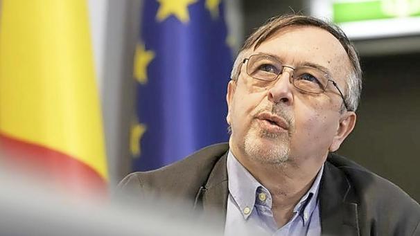 <p>Yves Van Laethem sorgt sich um die Intensivstationen.</p>