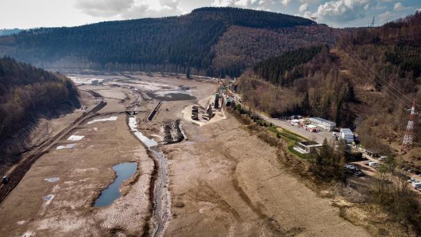 <p>Das untere Becken des Pumpspeicherkraftwerks in Coo wurde komplett entleert.</p>