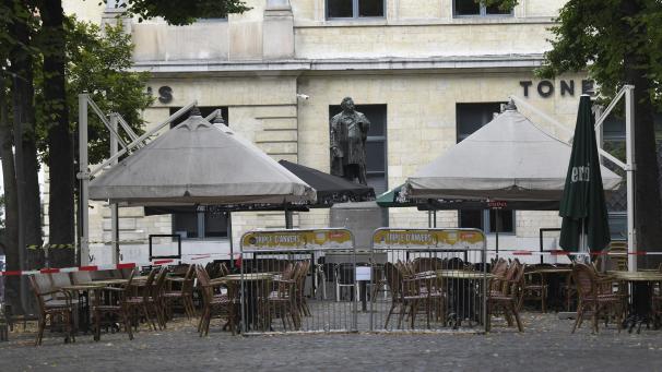 <p>Ab dem 8. Mai darf der Horeca-Sektor zumindest die Außenterrassen wieder öffnen. Details zu den geltenden Bestimmungen soll der Konzertierungsausschuss bei seiner Sitzung an diesem Freitag festlegen. Dieses Bild entstand in Antwerpen.</p>