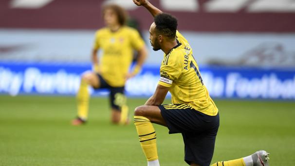 <p>Politische Zeichen, wie hier bei einem Fußballspiel in England, sind bei den Siegerehrungen der Olympischen Spiele nicht gestattet.</p>