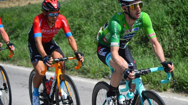 <p>Gesamtsieger Simon Yates (vorne)</p>