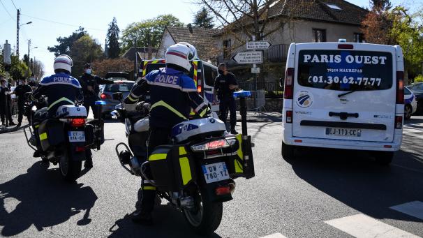 <p>Zahlreiche Rettungskräfte eilten nach dem Vorfall zum Tatort.</p>