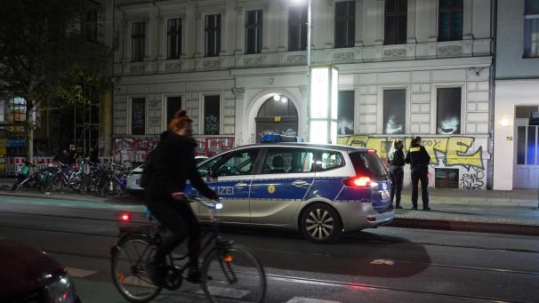 <p>Die Corona-Notbremse des Bundes hat in der Nacht zum 24. April zum ersten Mal gegriffen.</p>