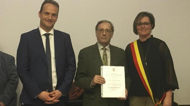<p>Joseph Maraite (Bildmitte), als er Anfang 2020 zum Ehrenbürgermeister ernannt wurde, mit Ministerpräsident Oliver Paasch und der Reuländer Bürgermeisterin Marion Dhur.</p>