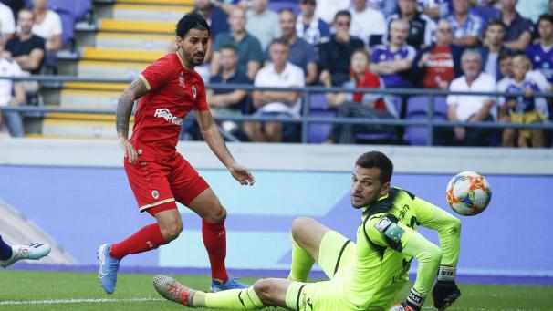 <p>Lior Refaelov bezwingt Hendrik Van Crombrugge: Im kommenden Jahr werden der Israeli und der Ex-Eupener Mannschaftsgefährten sein.</p>