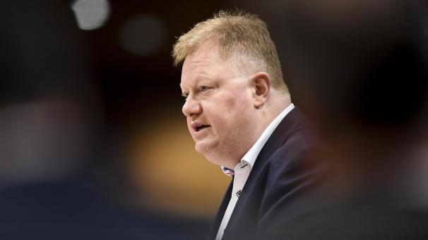 <p>Ecolo-Parlamentarier Freddy Mockel meinte, seine Fraktion stimme mit „Bauchschmerzen“ dem Krisendekret zu. Verärgert zeigte er sich über Äußerungen der Vivant-Fraktion.</p>