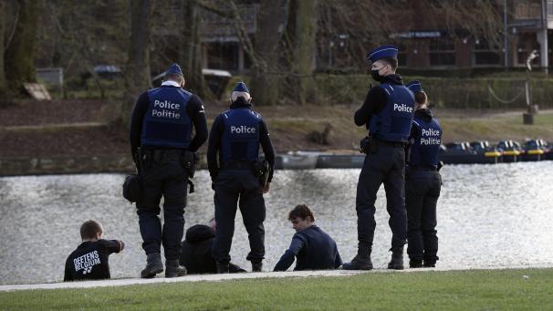 <p>Die Frage nach der Legalität der Corona-Maßnahmen soll im Mai debattiert werden.</p>