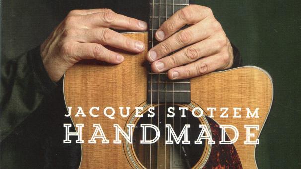 <p>Keine Konzerte, keine Festivals, keine Begegnungen, es bleibt nur der Mann mit seiner Gitarre: Ein Blick auf das Cover der neuen CD von Gitarrist Jacques Stotzem.</p>