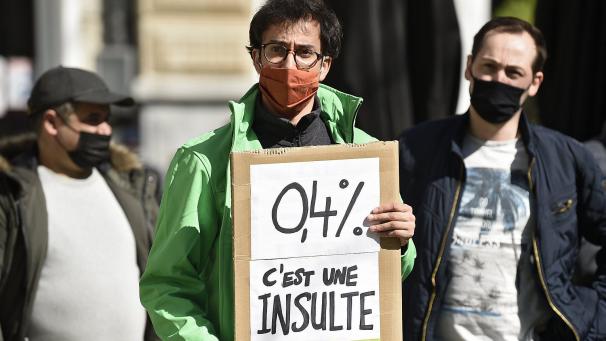 <p>Eine maximale Lohnerhöhung von 0,4 Prozent in den nächsten zwei Jahren empfinden die Gewerkschaften als „Beleidigung“.</p>