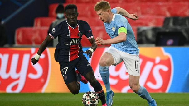 <p>Überzeugte am Dienstagabend im Dress von City: Nationalspieler Kevin De Bruyne - hier im Duell mit Idrissa Gueye.</p>