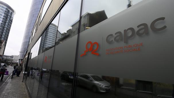 <p>Von dem „Sure“ Programm profitiere die DG direkt und indirekt, sagte der CSP-Abgeordnete Robert Nelles. Indirekt zum Beispiel über die Kurzarbeit, für die der Föderalstaat zuständig sei. Hier ein Blick auf eine Zahlstelle der Capac (HfA) in Brüssel, die das Kurzarbeitergeld ausbezahlt.</p>